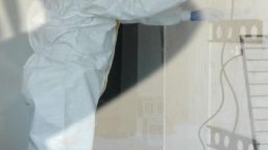 Hırsızlar elektronik mağazasından 11 LCD televizyon &ccedil;aldı