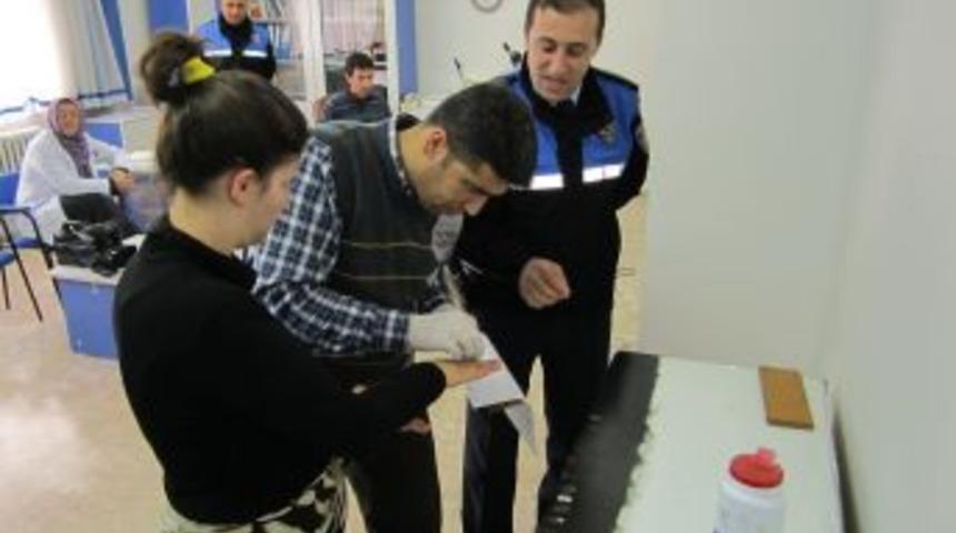 Ereğli polisinden 'g&ouml;n&uuml;ll&uuml; parmak izi' etkinliği
