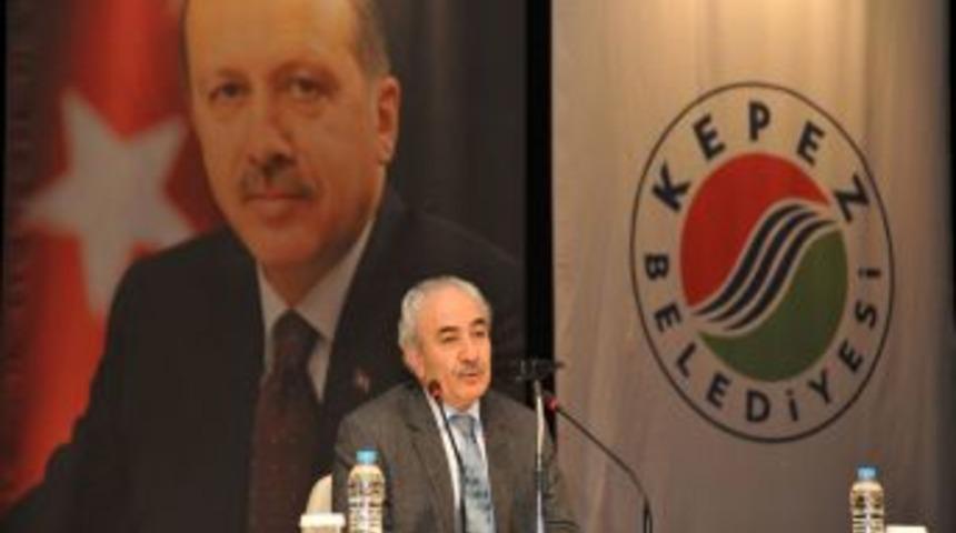 Yazar Vakkasoğlu, Antalyalılara &Ccedil;anakkale ruhunu anlattı