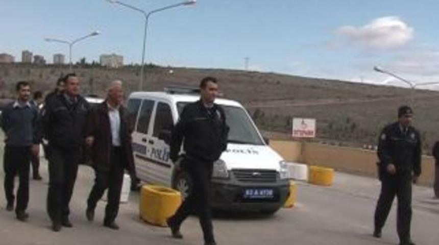 Adliye&rsquo;de miras kavgası: 8 g&ouml;zaltı