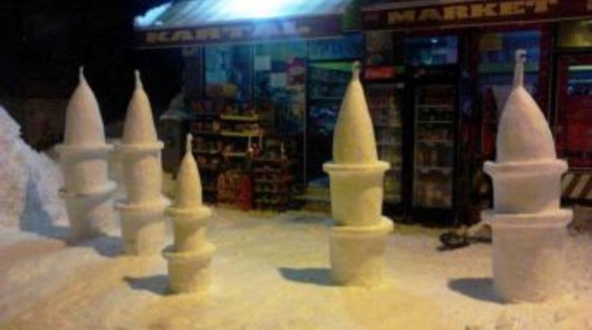 Bitlis&rsquo;e 10 metre 42 santim kar yağdı