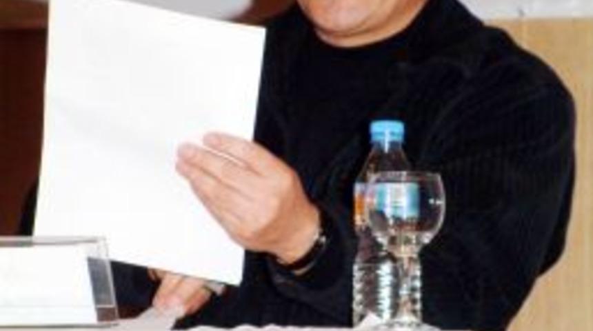 16. Altın Portakal Şiir &Ouml;d&uuml;l&uuml; Mahmut Temizy&uuml;rek'in