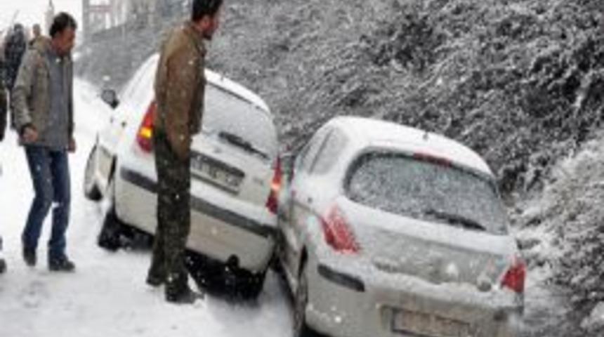 K&uuml;tahya'da zincirleme trafik kazası: 6 yaralı