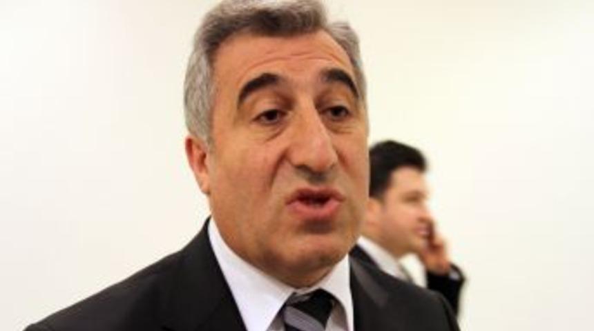 'Acilen &uuml;&ccedil;&uuml;nc&uuml; havalimanına ihtiyacımız var'