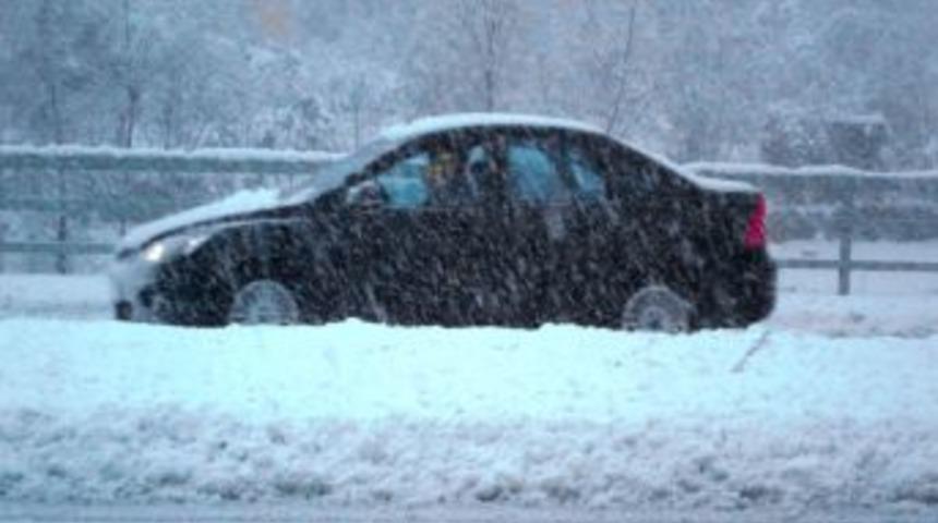 Artvin, baharı beklerken kış geri geldi