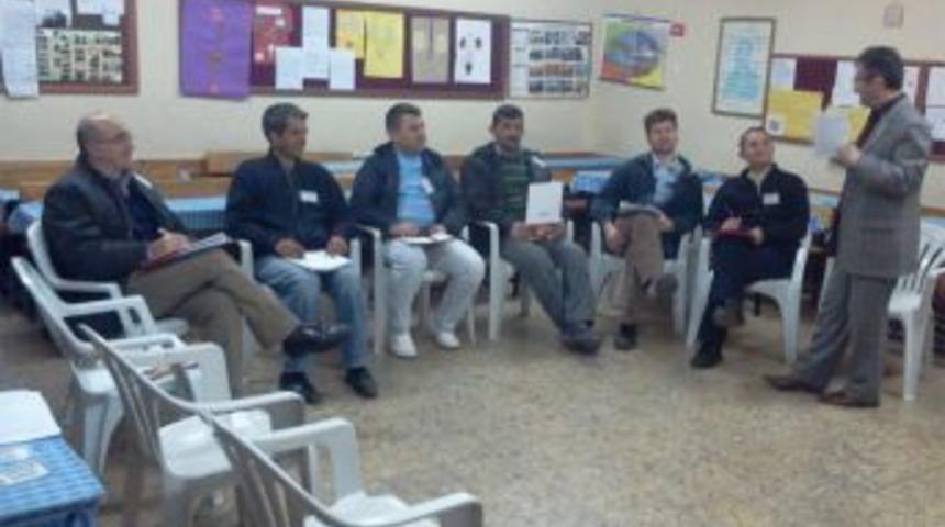 İlk&ouml;ğretim okulu babayı eğitiyor