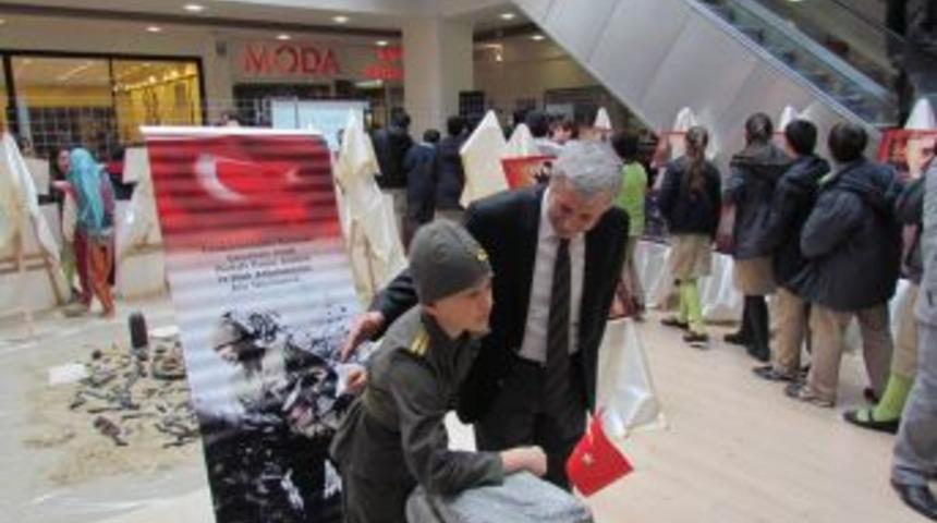 Zafer Kolejin'den &Ccedil;anakkale Enstalasyon Sergisi