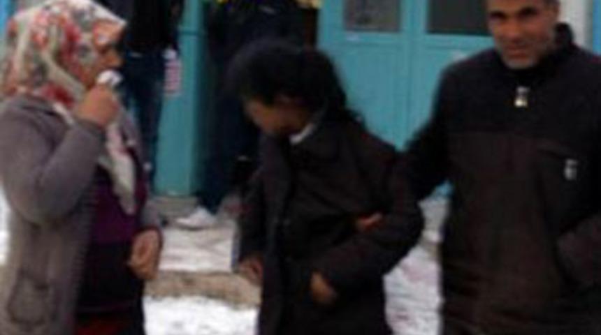 "&Ouml;ğretmen dayağı hastanelik etti"