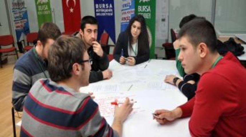 Gen&ccedil;ler, politika geliştirmek i&ccedil;in Bursa'da buluştu