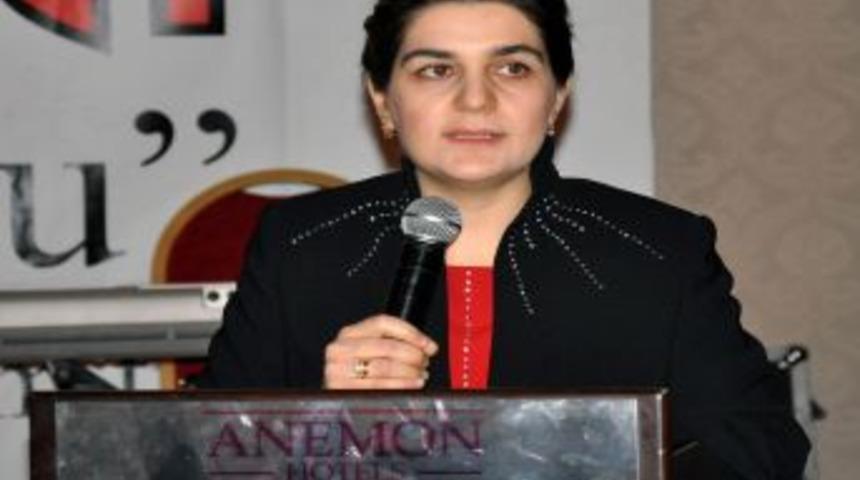 Zekai Tunca sevilen şarkılarını sağlık çalışanları için seslendirdi