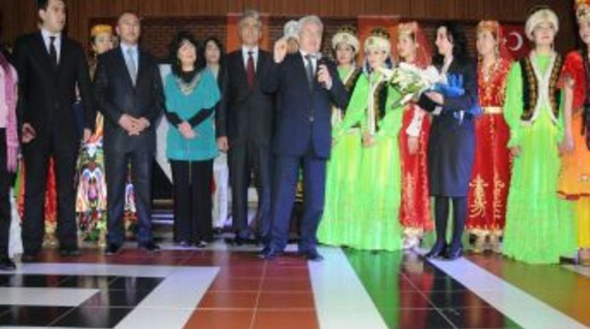 Nevruz g&ouml;sterisi Ardahanlıları coşturdu