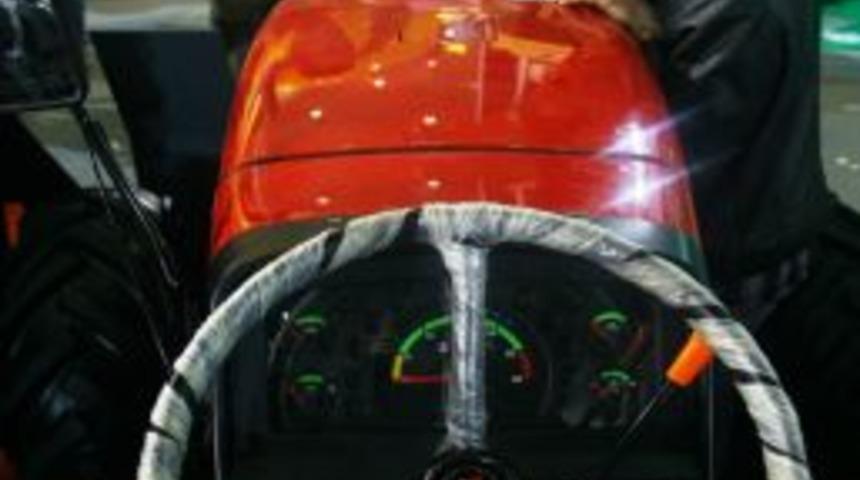 Fuardaki elektrik kesintisi &ccedil;ift&ccedil;i ve sanayiciyi karanlıkta bıraktı