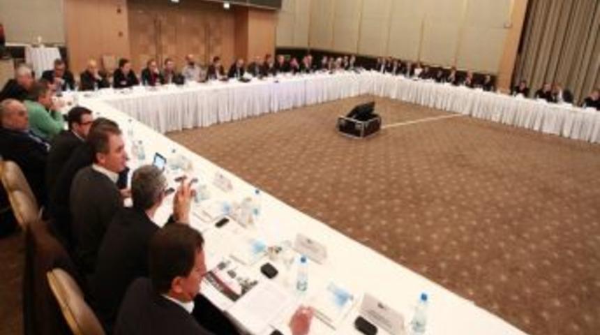 60 ihracat&ccedil;ı birliğin başkanı ortak akıl i&ccedil;in buluştu