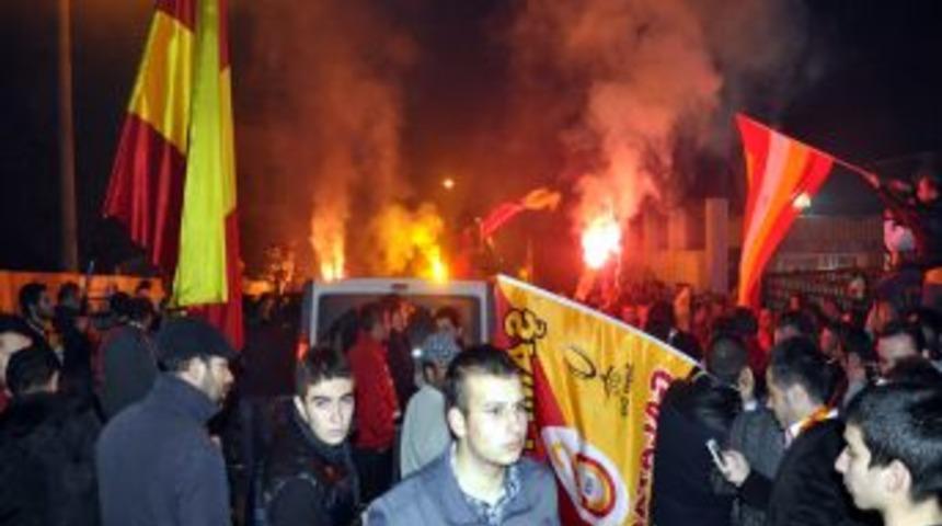 Galatasaray tesislerde şampiyonlar gibi karşılandı