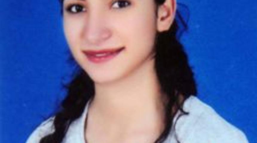 Gen&ccedil; kıza &ccedil;arparak &ouml;l&uuml;me terk etti