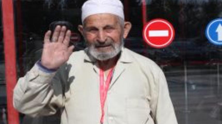 100 yaşındaki Osman dede umreden d&ouml;nd&uuml;ğ&uuml; g&uuml;n vefat etti