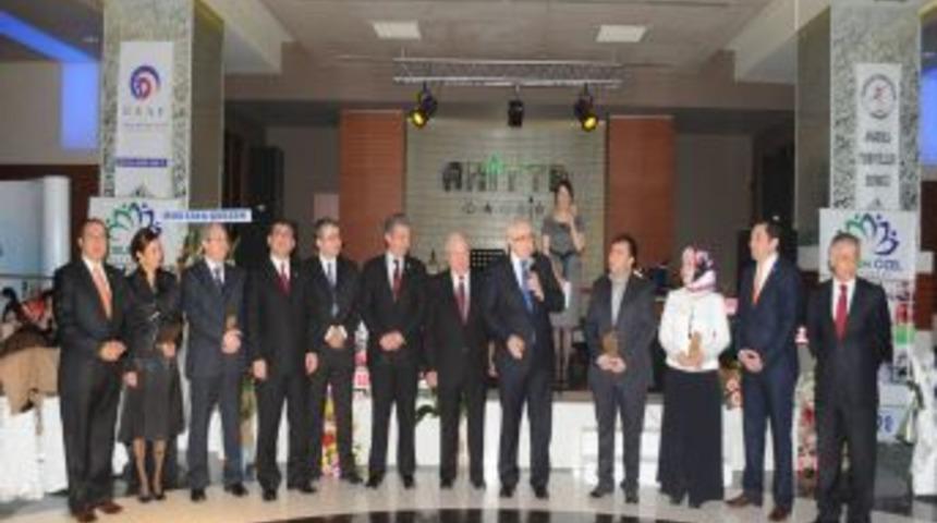 Vali &Ccedil;akır: D&uuml;nya g&ouml;z&uuml;n&uuml;ze bakıyor