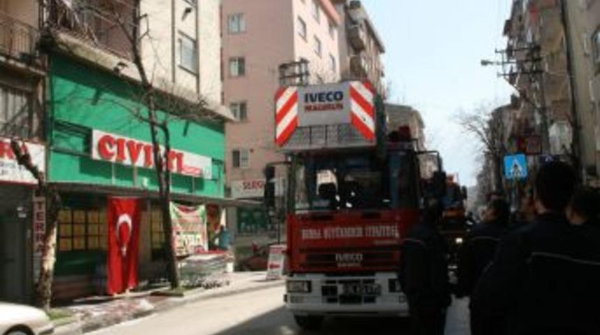 Sigara faciaya yol a&ccedil;ıyordu