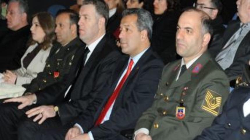 Arhavi'de &Ccedil;anakkale şehitleri anıldı