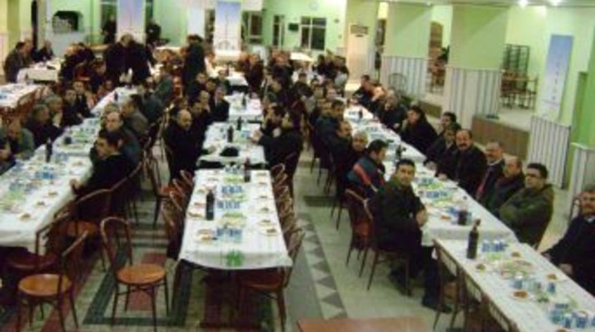 &Ccedil;ağlayan'dan &ouml;ğretmenlere sıra gecesi jesti