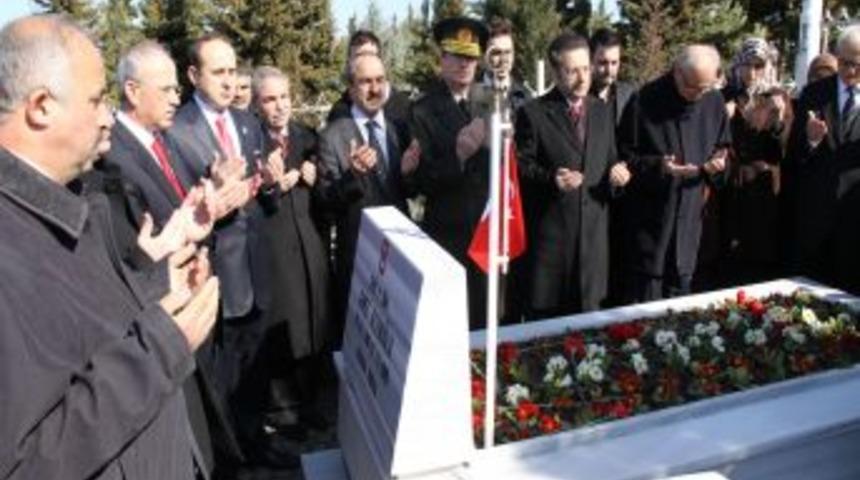 Şehidin 5 yaşındaki oğlunun, Devlet &Ouml;v&uuml;n&ccedil; Madalyası alması herkesi duygulandırdı