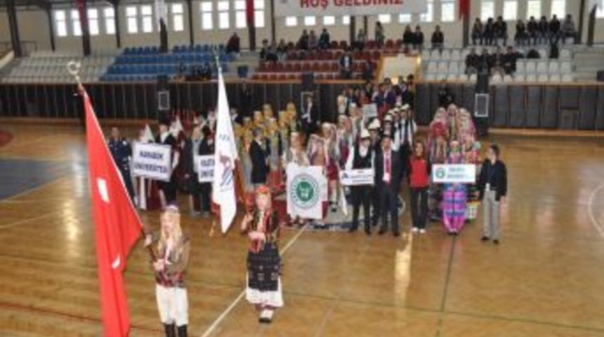 41 &uuml;niversitenin katıldığı Halkoyunları Yarışması OM&Uuml;'de başladı