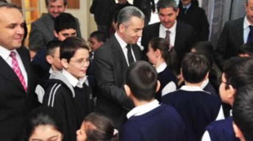 Beylikdüzü Mahalle Meclisi okulda toplandı