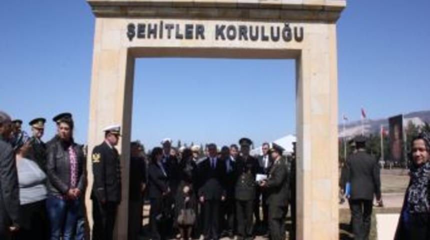 Şehitlerin adının yaşayacağı fidanlar dikildi