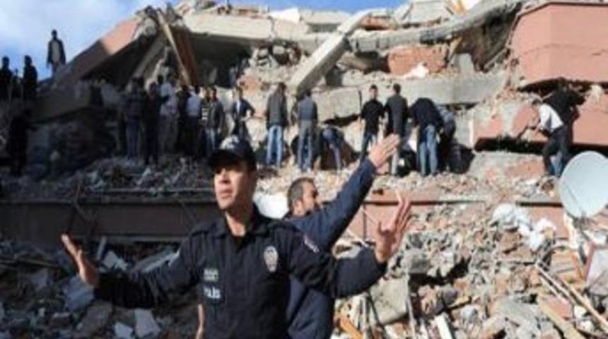 "Meğer biz seksenmilyon kişiymişiz"