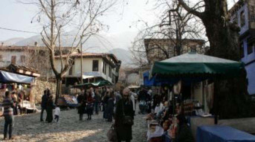 Bahar havasını fırsat bilenler Cumalıkızık&rsquo;a akın etti