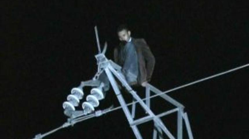 Yine elektrik direğine &ccedil;ıktı