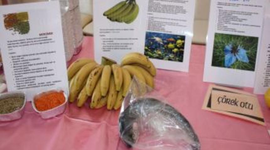 Kur'an'da adı ge&ccedil;en yiyeceklerle kurulan sofra 400 kişiyi ağırladı