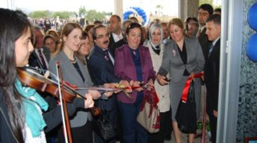 Kozan Kadın K&uuml;lt&uuml;r ve Sanat Merkezi a&ccedil;ıldı