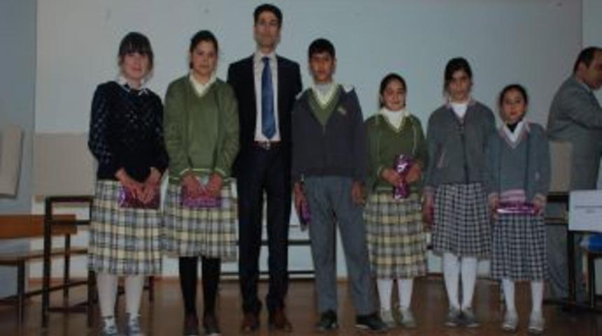 Aydıncık'ta okullar arası bilgi k&uuml;lt&uuml;r yarışması yapıldı