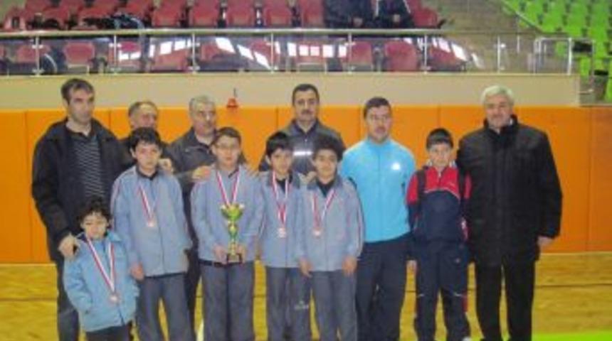 Rahime Batu Koleji masa tenisinde bölge şampiyonu