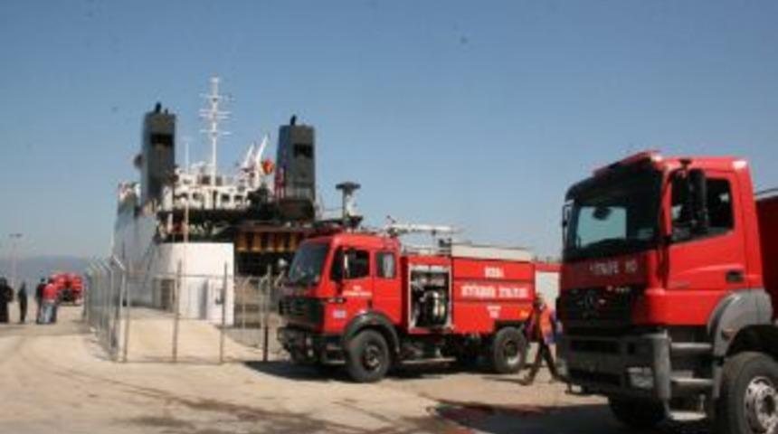 Mudanya'daki gemi yangını korkuttu