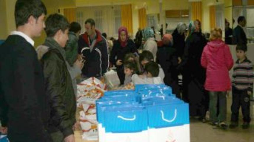 Sivas'ta misafir edilen Vanlı depremzedeler yemekte buluştu