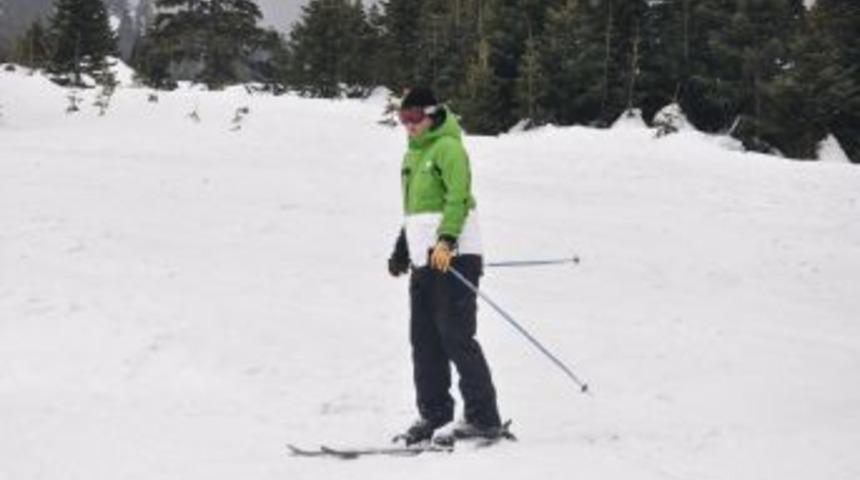 Uludağ'a Lapa Lapa Kar Yağdı