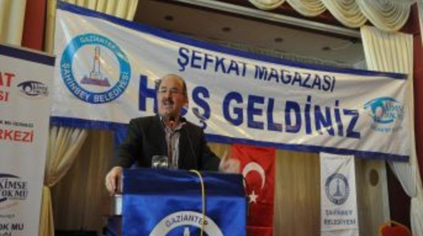 Vanlı depremzedeler yemekte buluştu