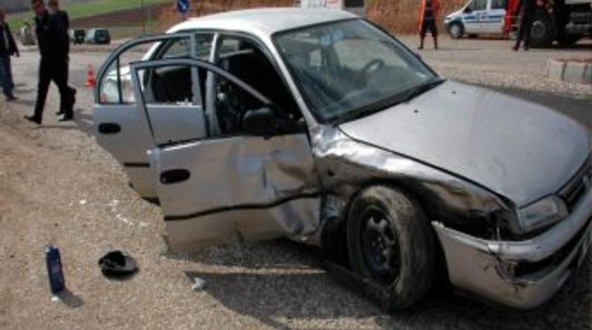 Adıyaman Kahta Karayolunda Trafik Kazası: 4 Yaralı