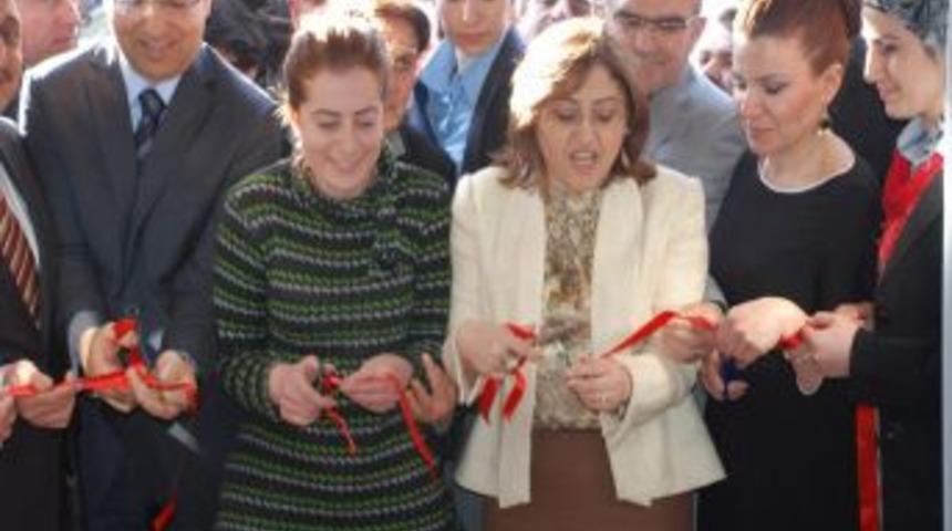 Bakan Şahin, Kadın Destek Merkezi A&ccedil;ılışına Katıldı