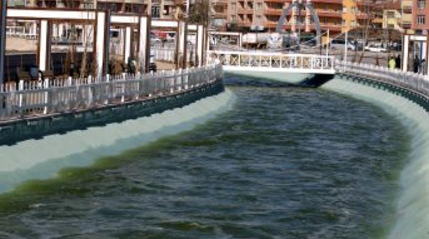 Mogan G&ouml;l&uuml;'n&uuml;n buzları eriyince spor tesisleri su altında kaldı