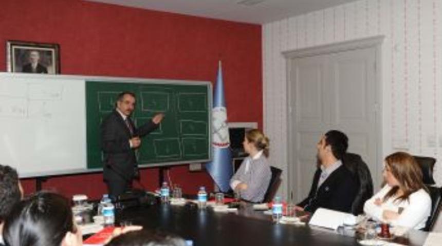 Bakan Din&ccedil;er, yeni sistemi tahta başında anlattı