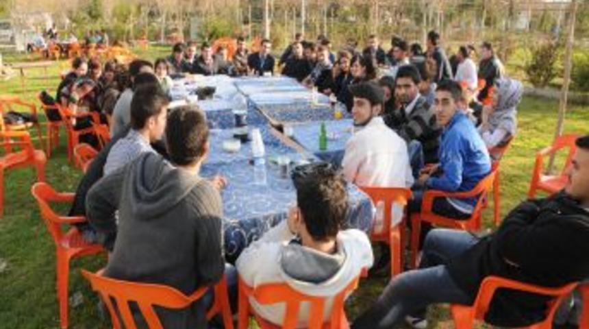 Cizre'de Dershane &Ouml;ğrencileri, Ygs Sınavı &Ouml;ncesi Moral Depoladı