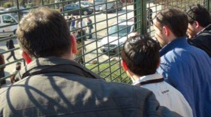 Maden ocağında g&ouml;&ccedil;&uuml;k altında kalan Tahir Kuru'yu kurtarma &ccedil;alışmaları s&uuml;r&uuml;yor