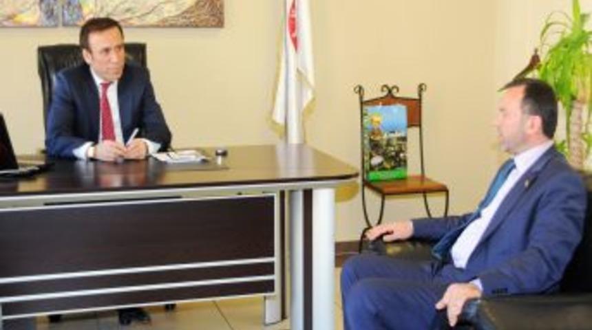 Rize Kendirli Belediye Başkanı Canik'i &ouml;vd&uuml;