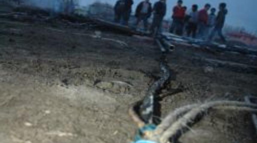 Van'da &Ccedil;adır Yangını