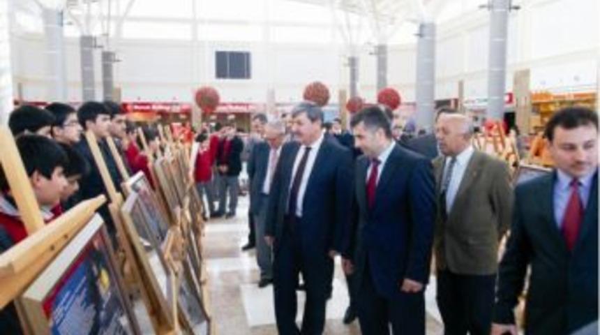 Hoşg&ouml;r&uuml; Koleji, Park 328&rsquo;de &ldquo;Bir Destandır &Ccedil;anakkale&rdquo; adlı sergi a&ccedil;tı