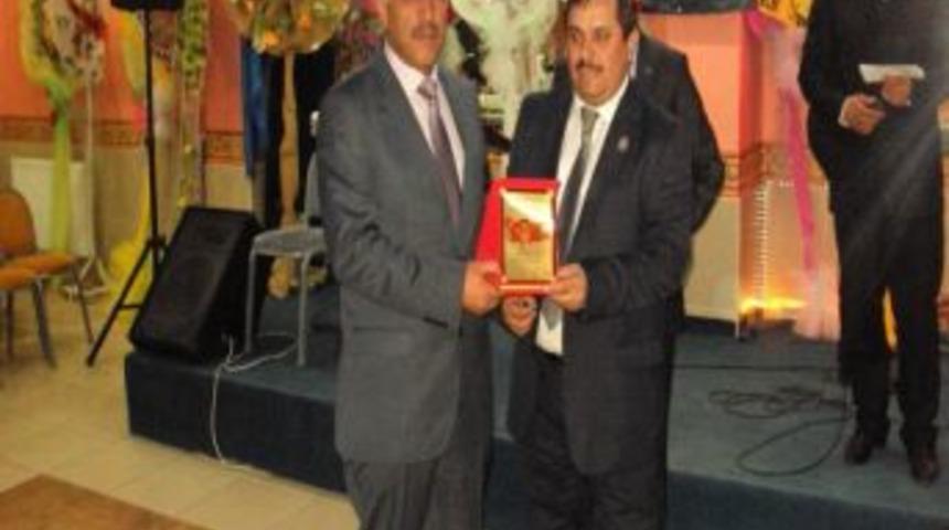 Sarıkaya&rsquo;da şehit yakınlarına Kur&rsquo;an-ı Kerim, T&uuml;rk bayrağı ve plaket