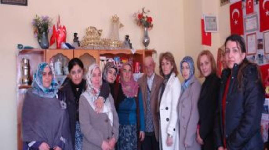 AK Partili bayanlardan Şehit Aileleri Derneği'ne ziyaret